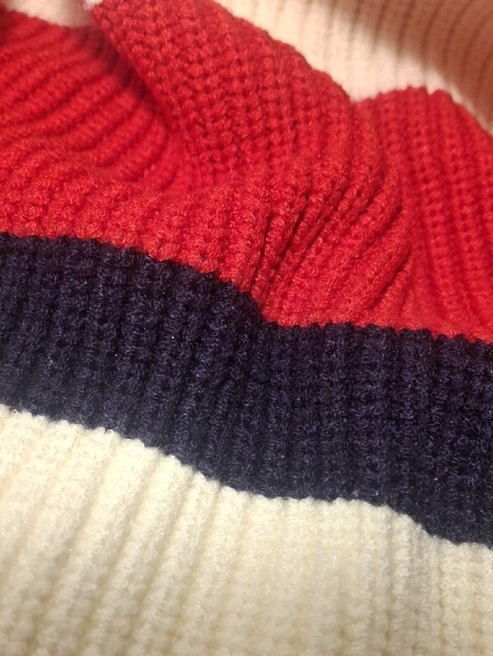 Gucci Men's Cream Zip-Up Sweater with Red & Navy Stripes - Picture 7 of 10
